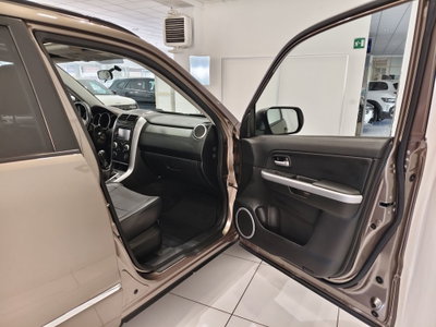 Suzuki Grand Vitara 1.9 DDiS 5 porte Offroad (11)