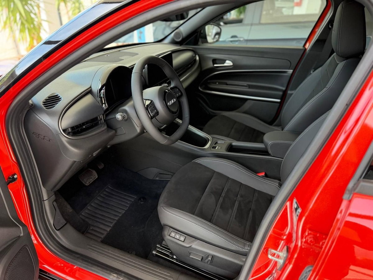 Fiat 600 1.2 hybrid La Prima 145cv auto (7)