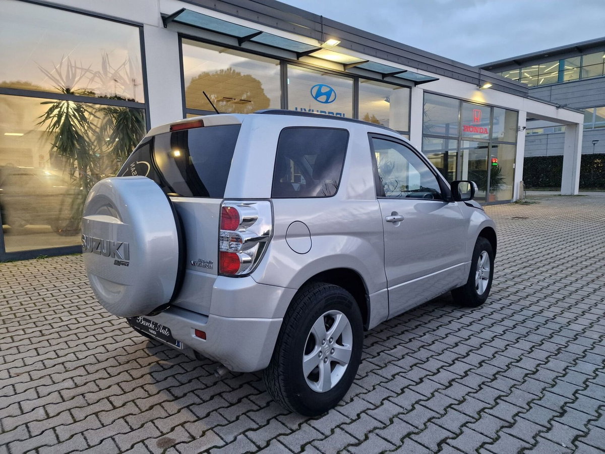 Suzuki Grand Vitara 1.9 DDiS 3 porte Offroad (5)