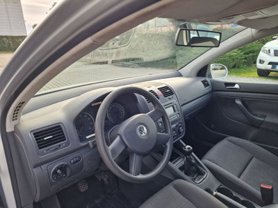 Volkswagen Golf 1.6 16V FSI 5p. Sportline (10)