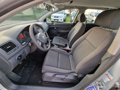 Volkswagen Golf 1.6 16V FSI 5p. Sportline (11)