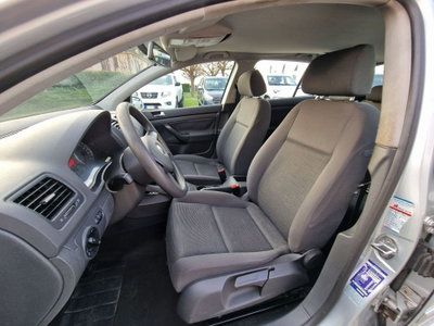 Volkswagen Golf 1.6 16V FSI 5p. Sportline (12)