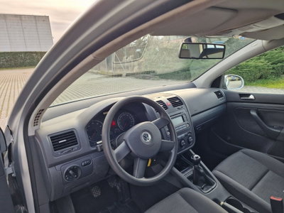 Volkswagen Golf 1.6 16V FSI 5p. Sportline (13)