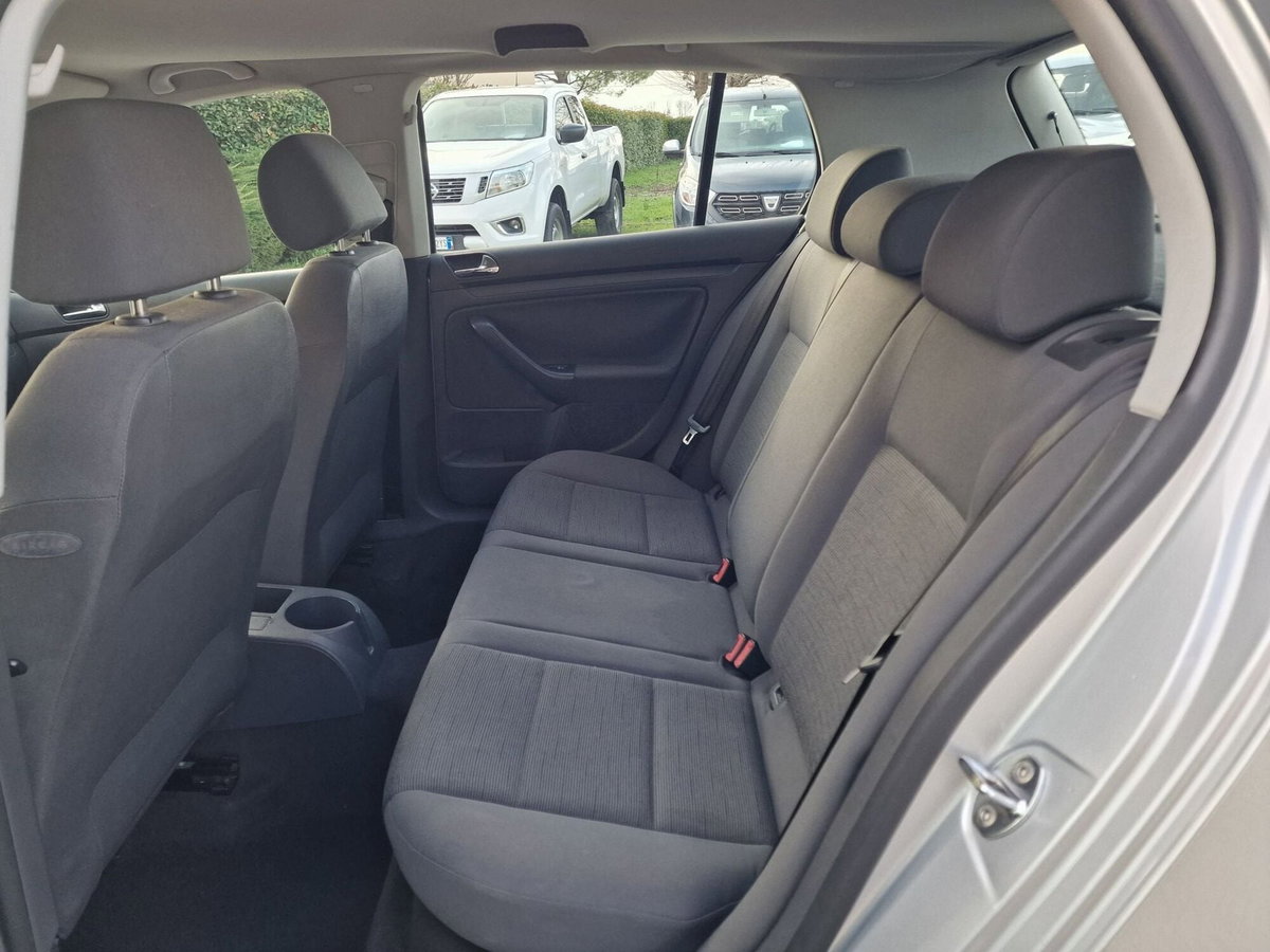 Volkswagen Golf 1.6 16V FSI 5p. Sportline (15)