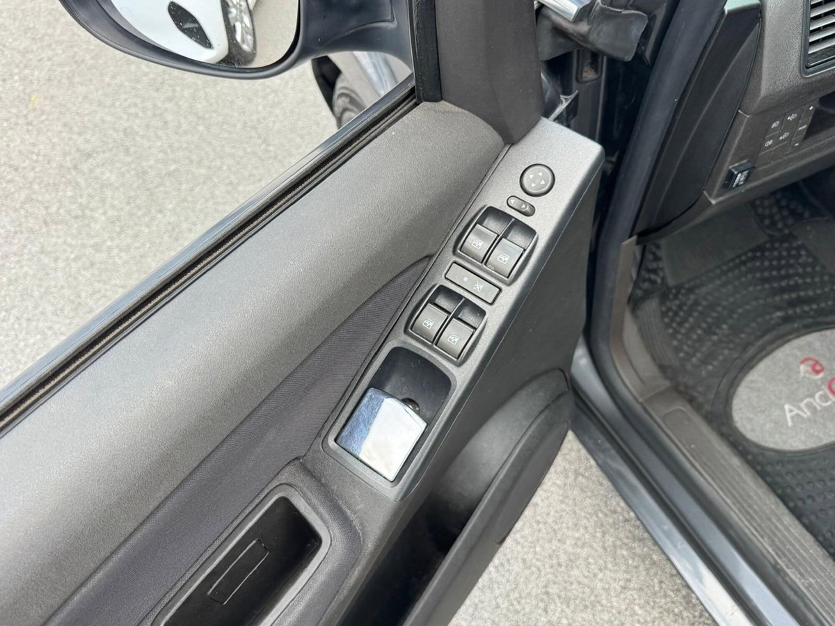 Lancia Musa 1.4 Oro Ecochic GPL (4)