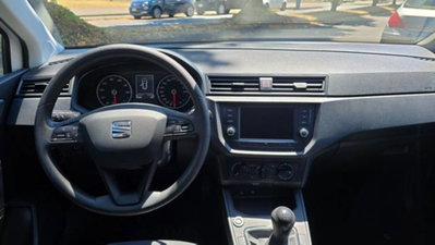 SEAT Arona 1.0 ecotsi Style 95cv (17)