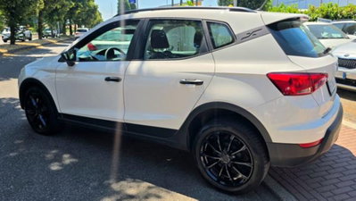 SEAT Arona 1.0 ecotsi Style 95cv (4)