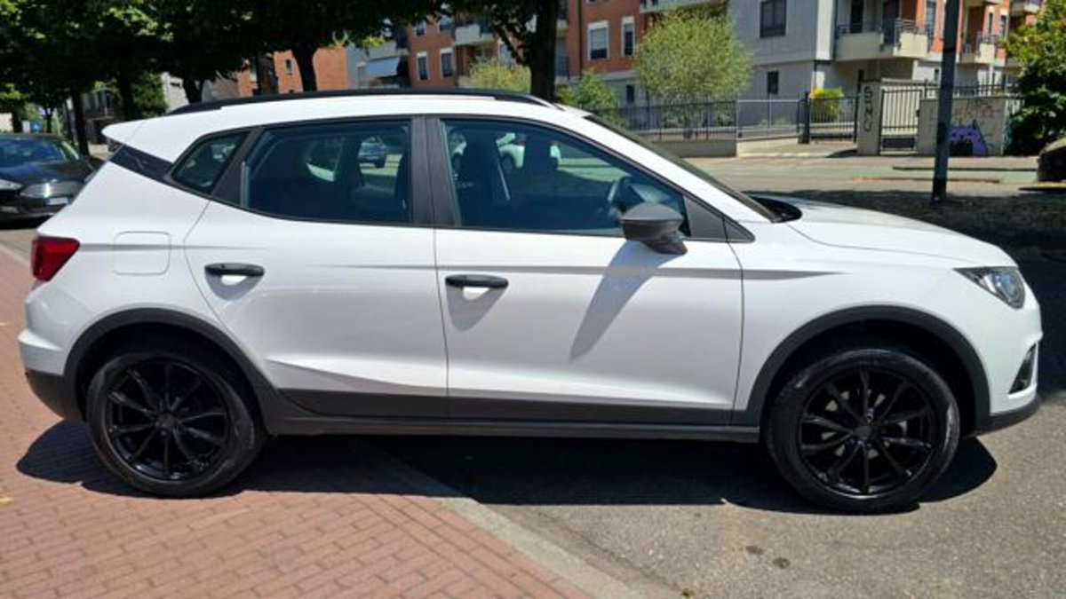 SEAT Arona 1.0 ecotsi Style 95cv (8)
