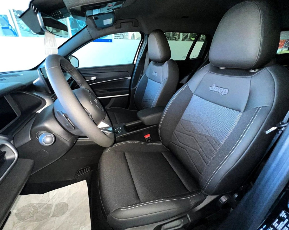 Jeep Avenger 1.2 turbo e-hybrid mhev Summit fwd 110cv edct6 (11)