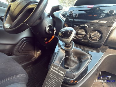Lancia Ypsilon 1.2 69 CV 5 porte Gold (11)