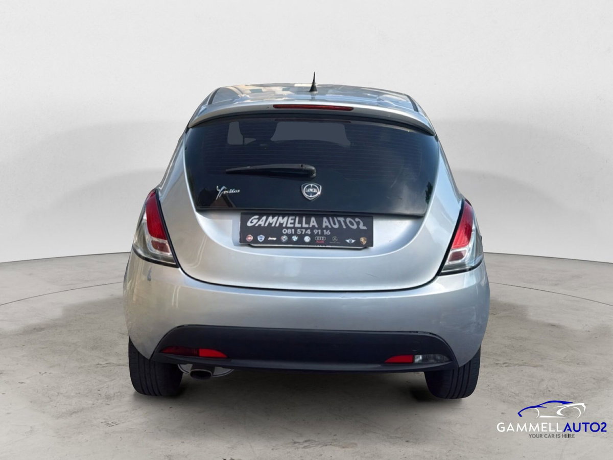 Lancia Ypsilon 1.2 69 CV 5 porte Gold (4)