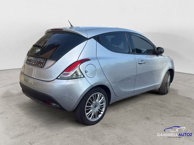 Lancia Ypsilon 1.2 69 CV 5 porte Gold (7)