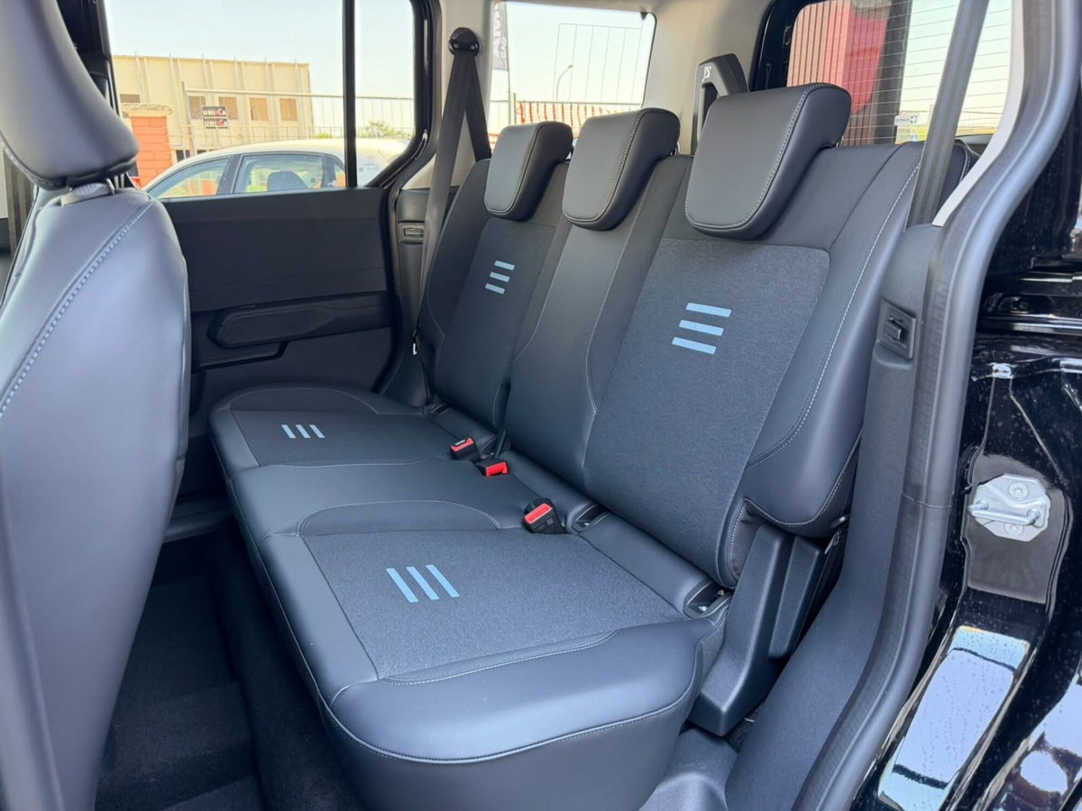 Ford Tourneo Courier 1.0 ecoboost 125cv Active powershift (11)