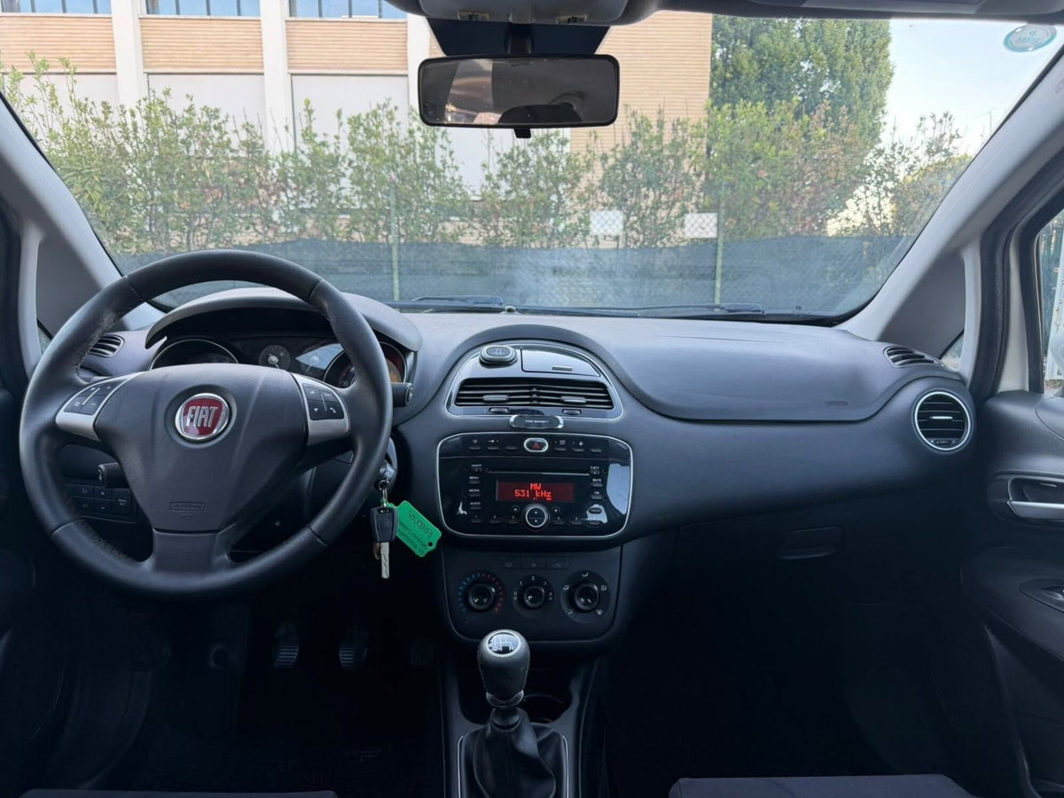 Fiat Punto 1.4 8V 5 porte Natural Power Easy (12)