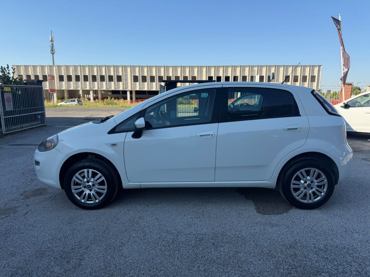Fiat Punto 1.4 8V 5 porte Natural Power Easy (9)