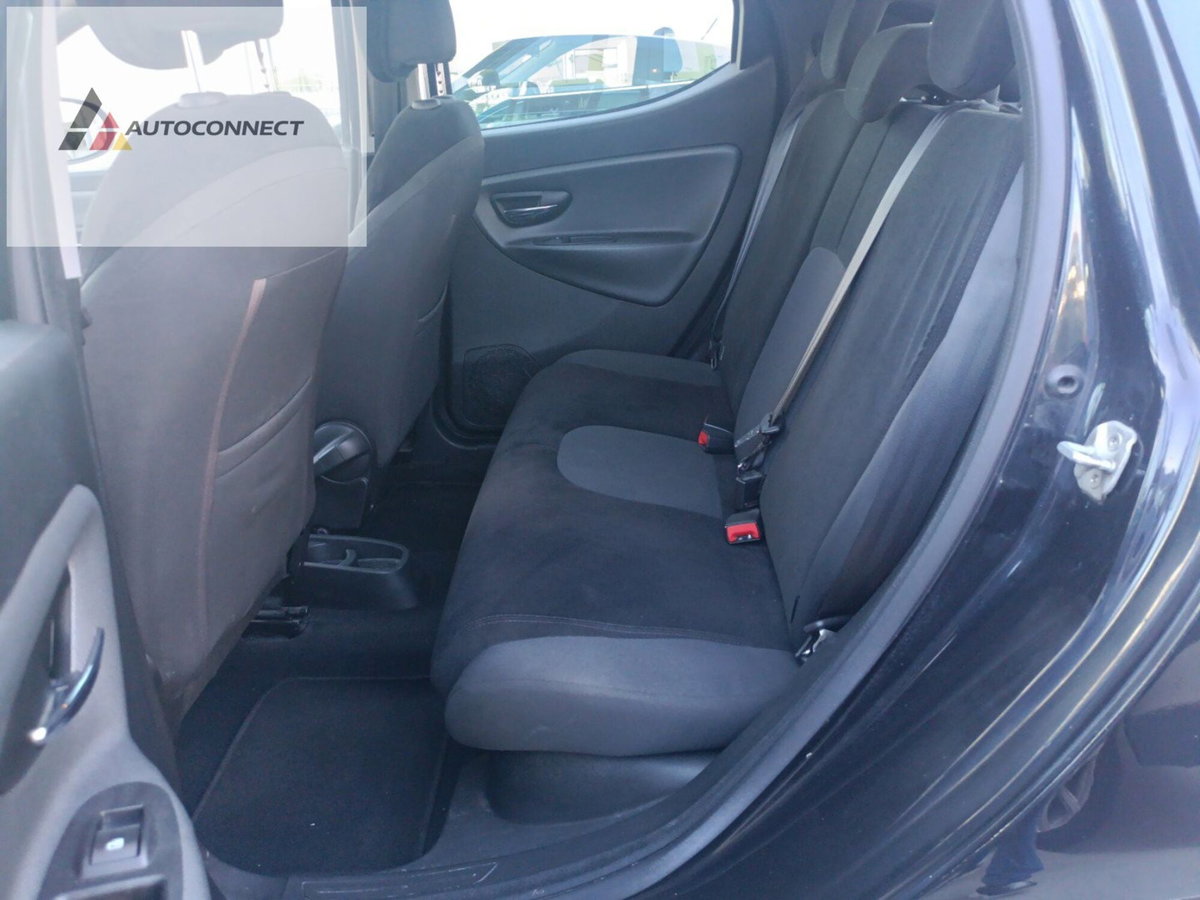 Lancia Ypsilon 1.2 69 CV 5 porte Platinum (20)