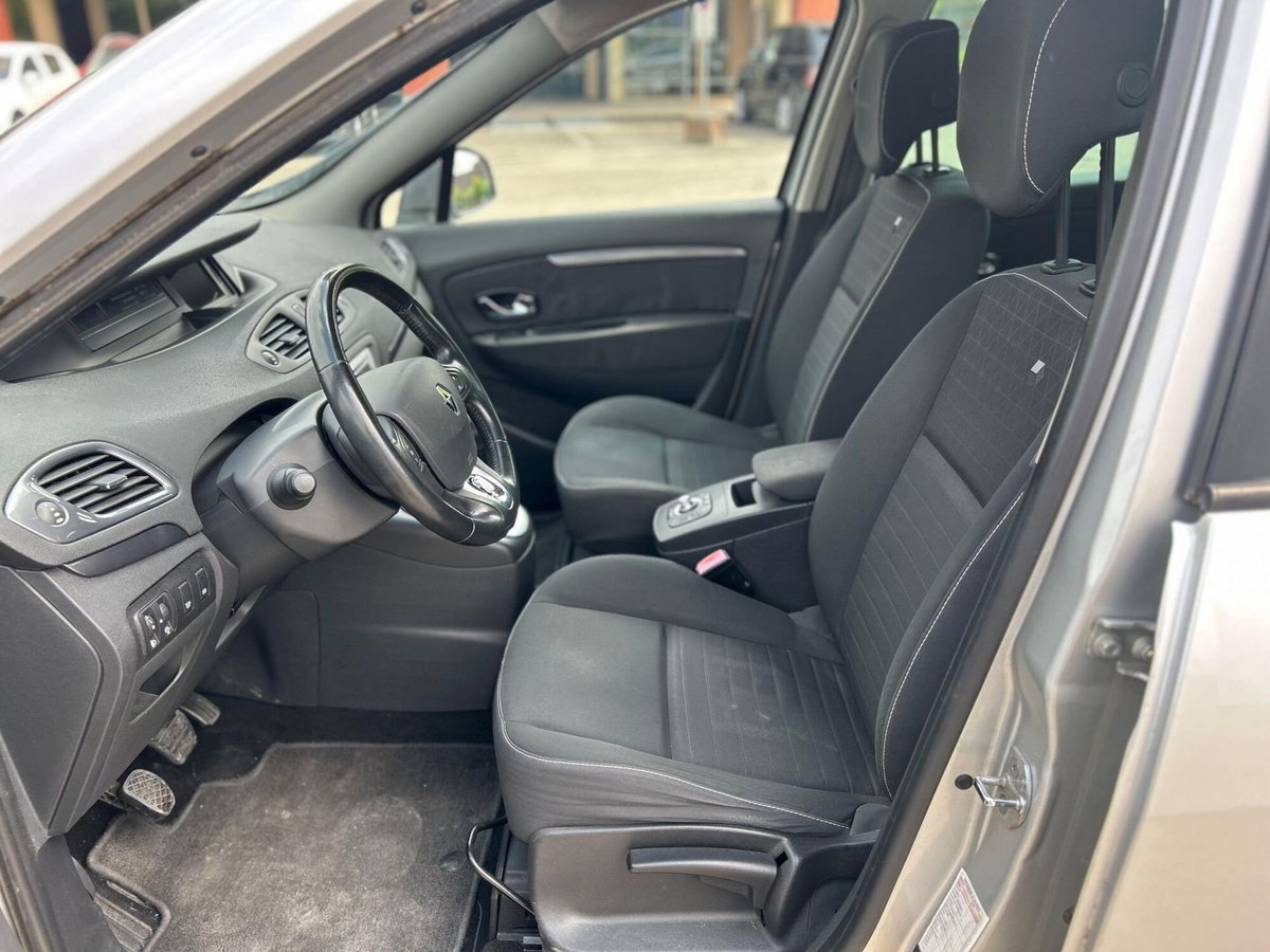 Renault Grand Scénic 1.5 dci energy Business 110cv (7)