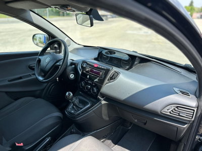 Lancia Ypsilon 1.2 69 CV 5 porte GPL Ecochic Gold (12)