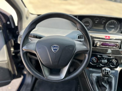 Lancia Ypsilon 1.2 69 CV 5 porte GPL Ecochic Gold (13)