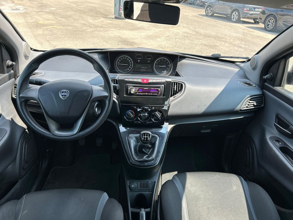 Lancia Ypsilon 1.2 69 CV 5 porte GPL Ecochic Gold (14)