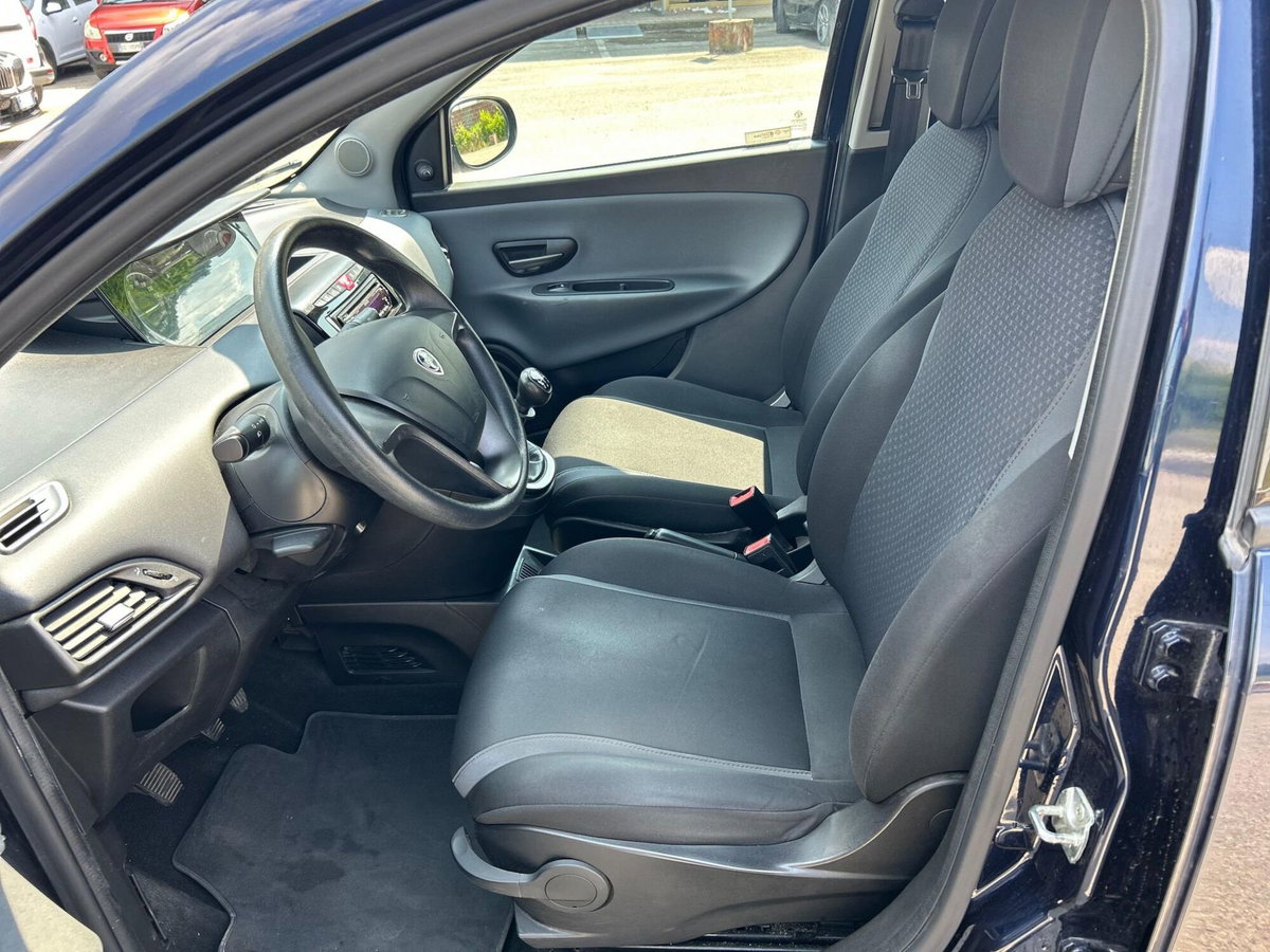 Lancia Ypsilon 1.2 69 CV 5 porte GPL Ecochic Gold (8)
