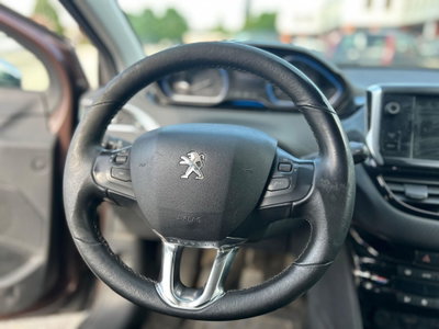 Peugeot 2008 e-HDi 92 CV Stop&Start Allure (6)