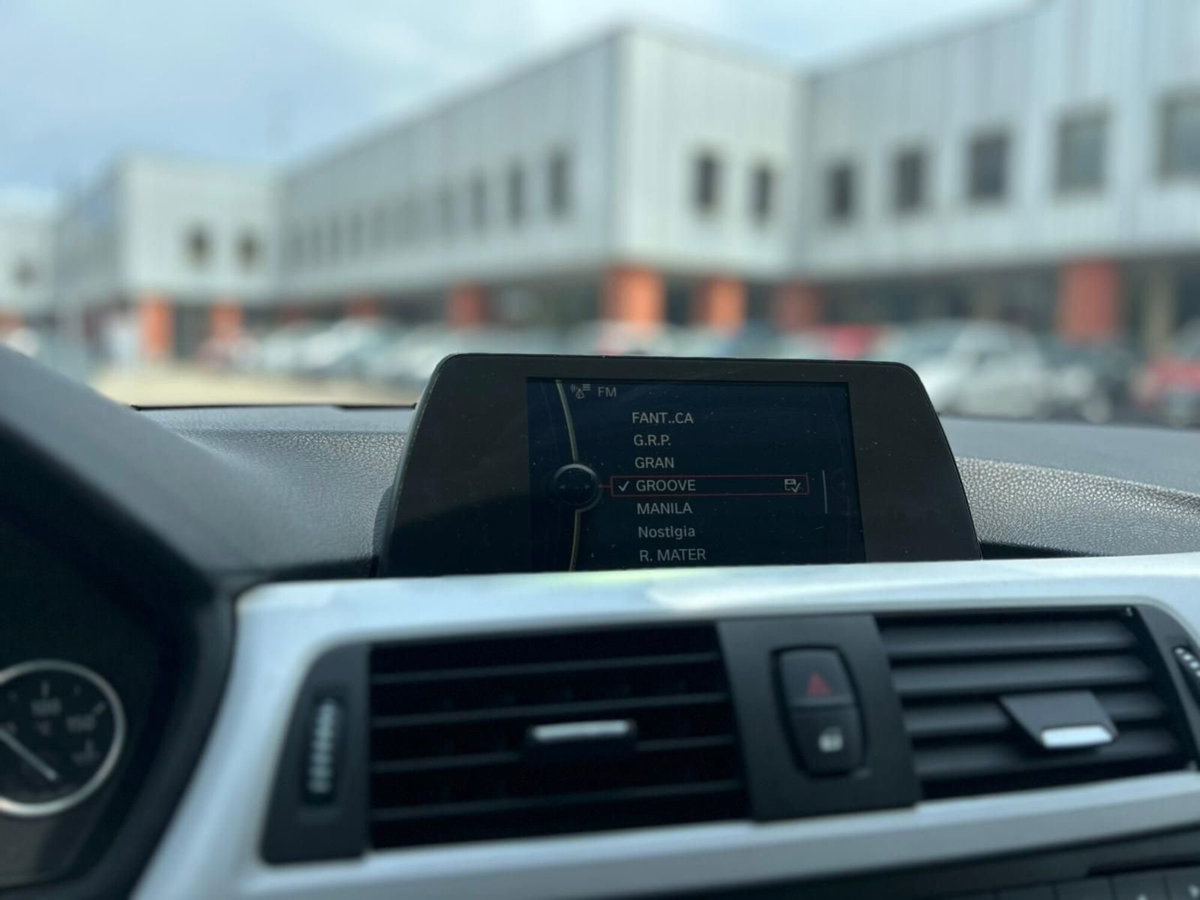 BMW Serie 3 Touring 316d (15)