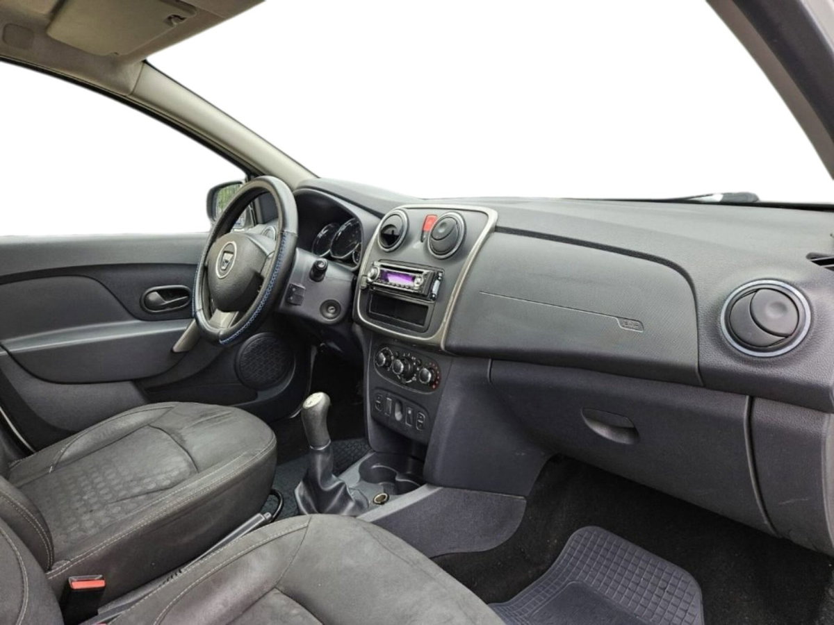 Dacia Sandero 1.2 75CV Extra (8)