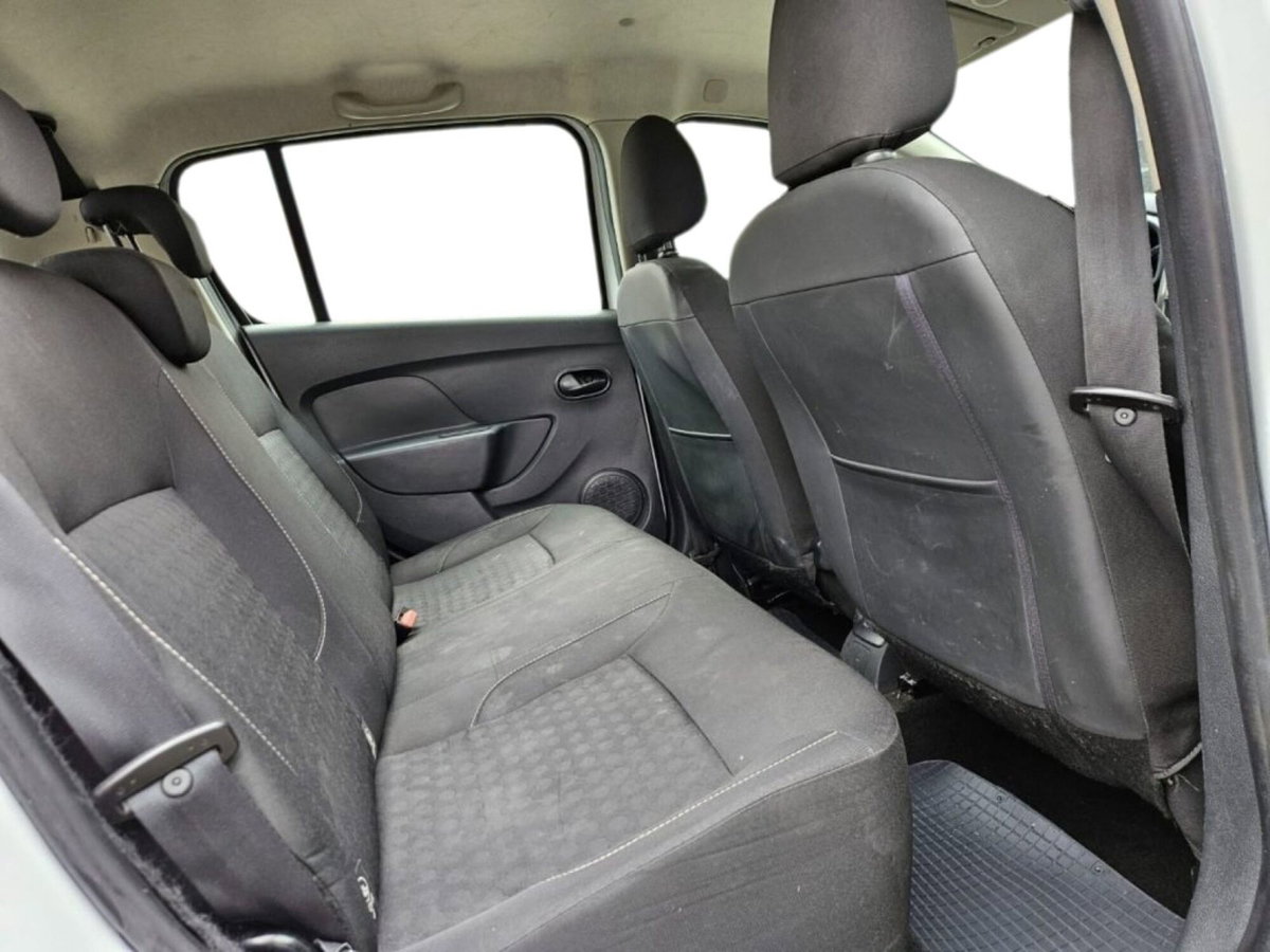 Dacia Sandero 1.2 75CV Extra (9)