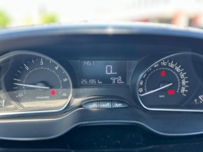 Peugeot 208 75 5 porte Van Pack (10)
