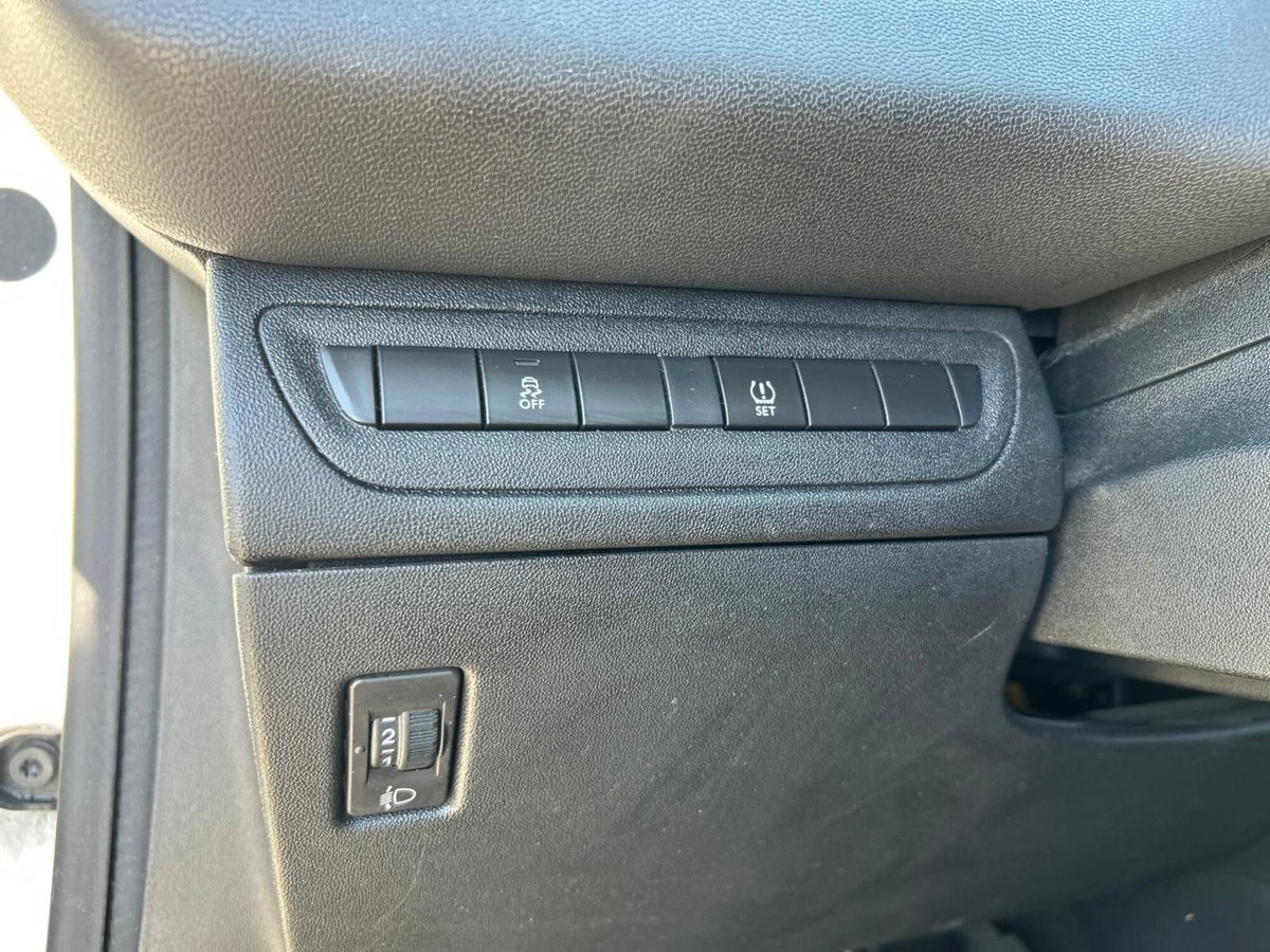 Peugeot 208 75 5 porte Van Pack (11)