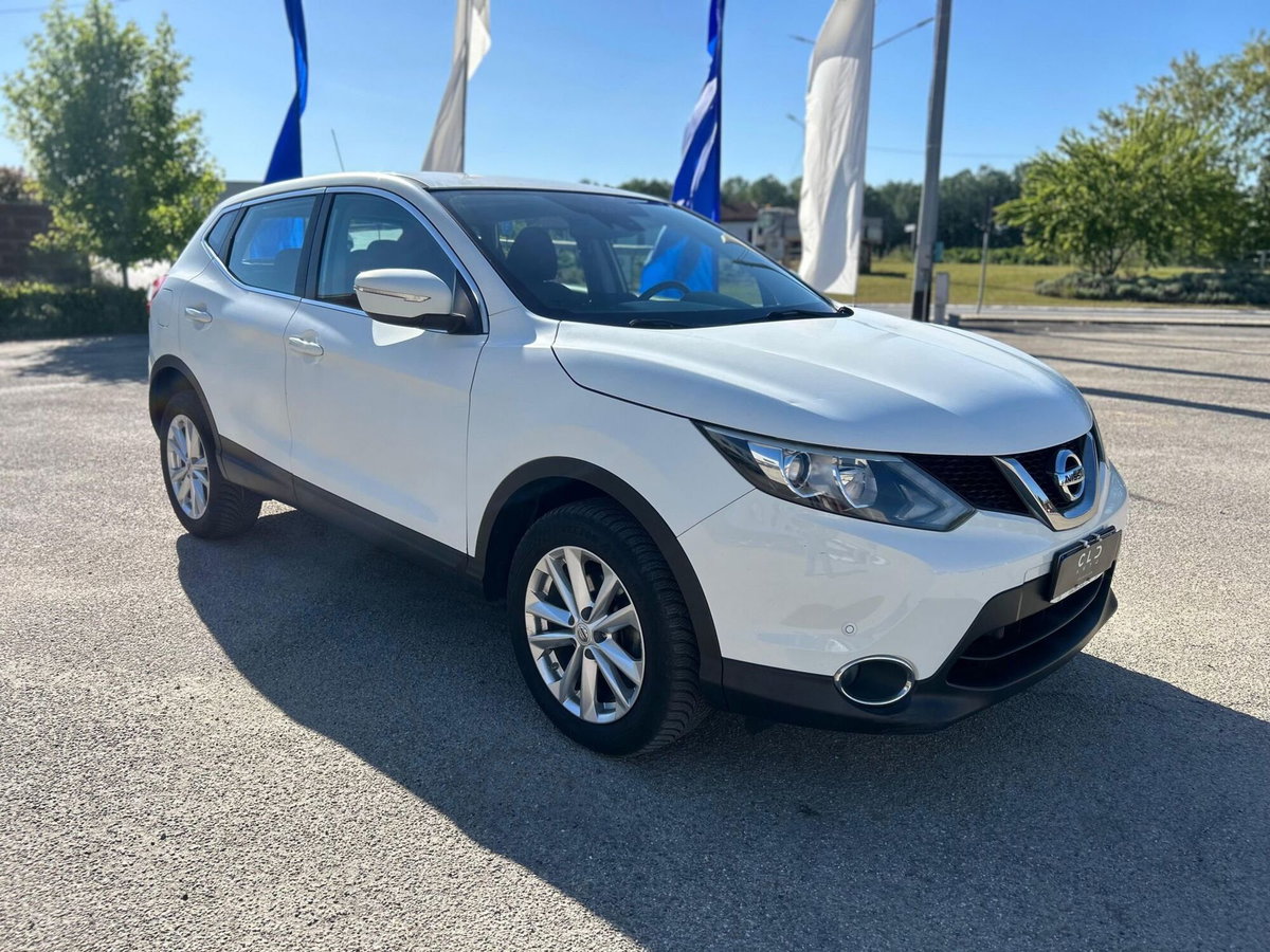 Nissan Qashqai 1.6 dCi 4WD Visia (2)