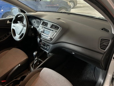 Hyundai i20 1.1 CRDi 12V 5 porte Style (11)