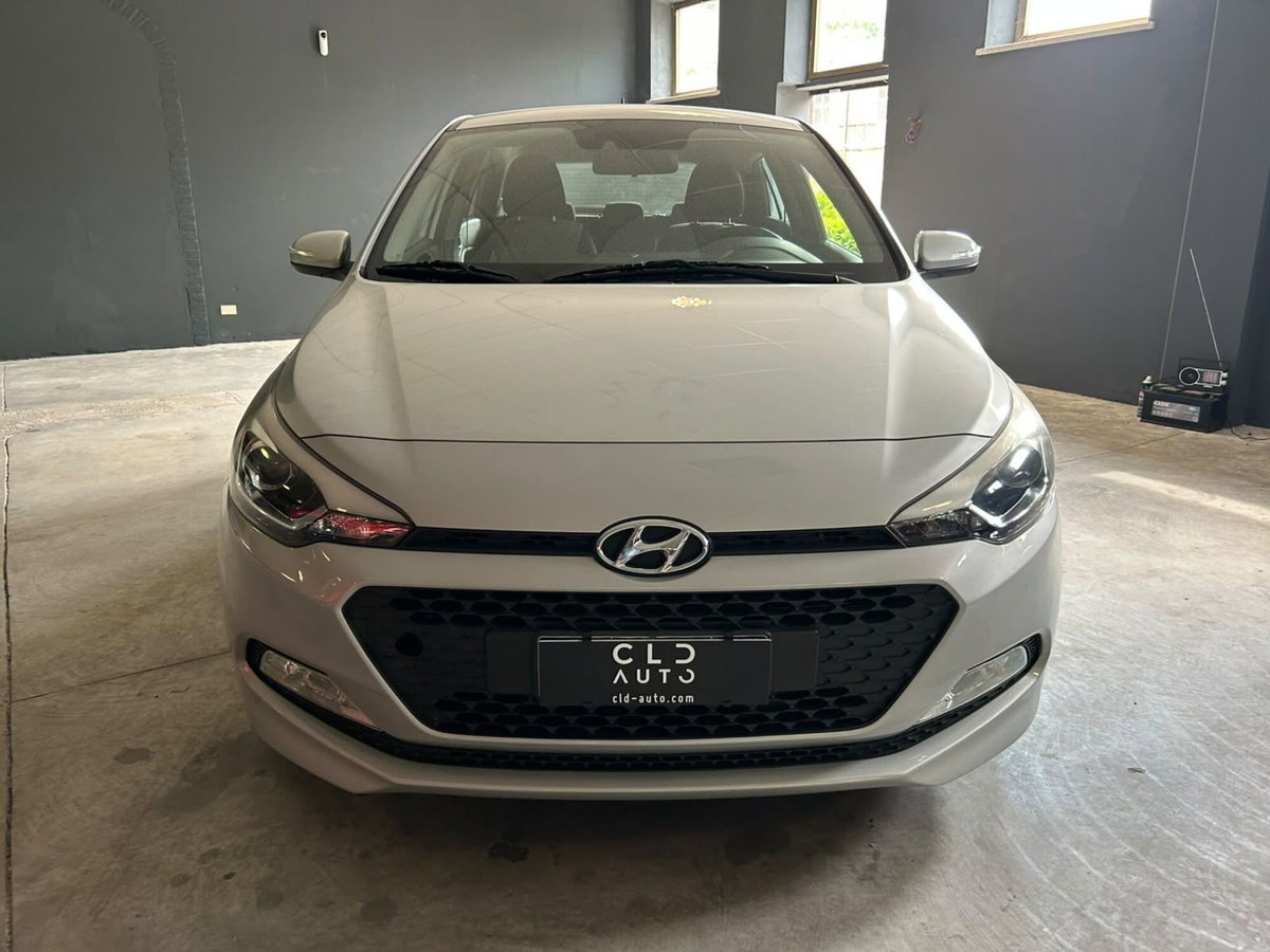 Hyundai i20 1.1 CRDi 12V 5 porte Style (2)