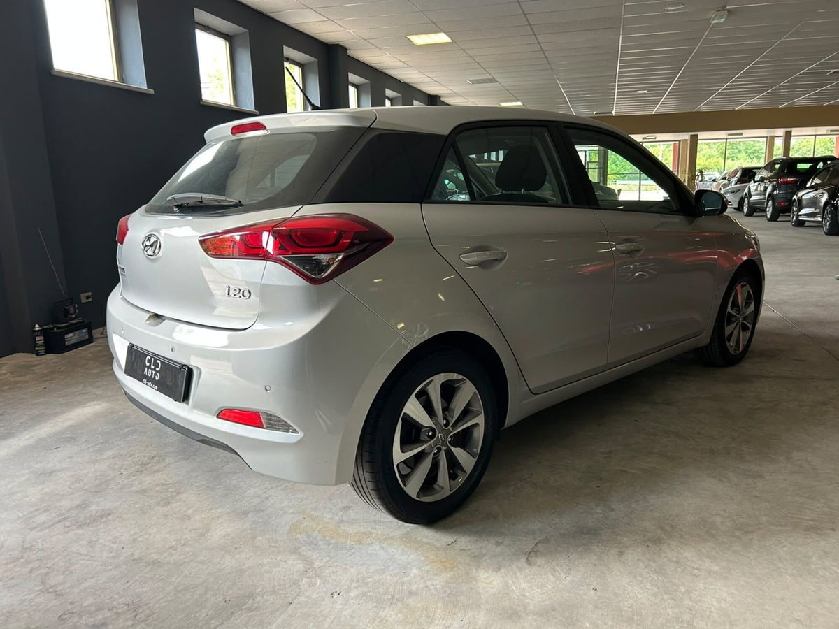 Hyundai i20 1.1 CRDi 12V 5 porte Style (3)