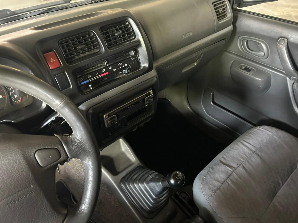 Suzuki Jimny 1.5 DDiS cat 4WD (11)