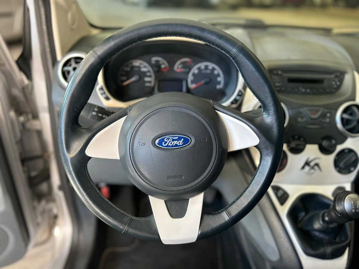 Ford Ka 1.3 TDCi 75CV Titanium (13)