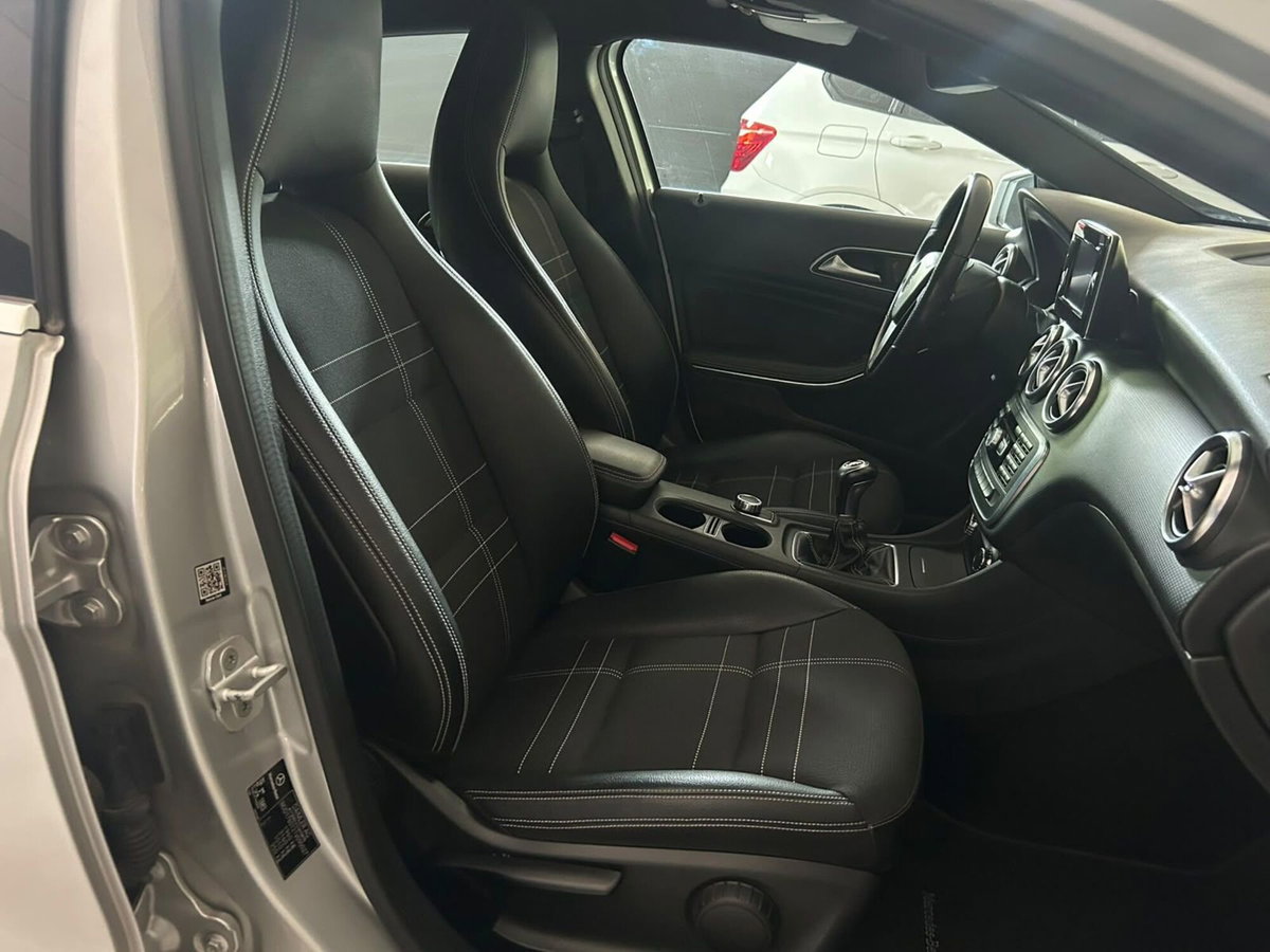 Mercedes-Benz Classe A 180 CDI BlueEFFICIENCY Automatic Executive (11)