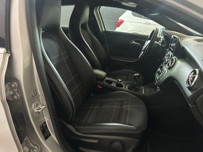 Mercedes-Benz Classe A 180 CDI BlueEFFICIENCY Automatic Executive (11)