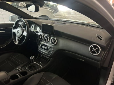 Mercedes-Benz Classe A 180 CDI BlueEFFICIENCY Automatic Executive (12)
