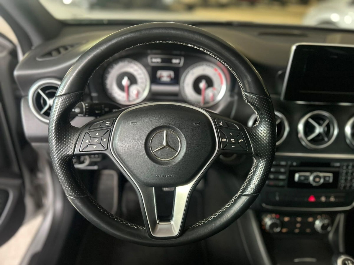 Mercedes-Benz Classe A 180 CDI BlueEFFICIENCY Automatic Executive (14)