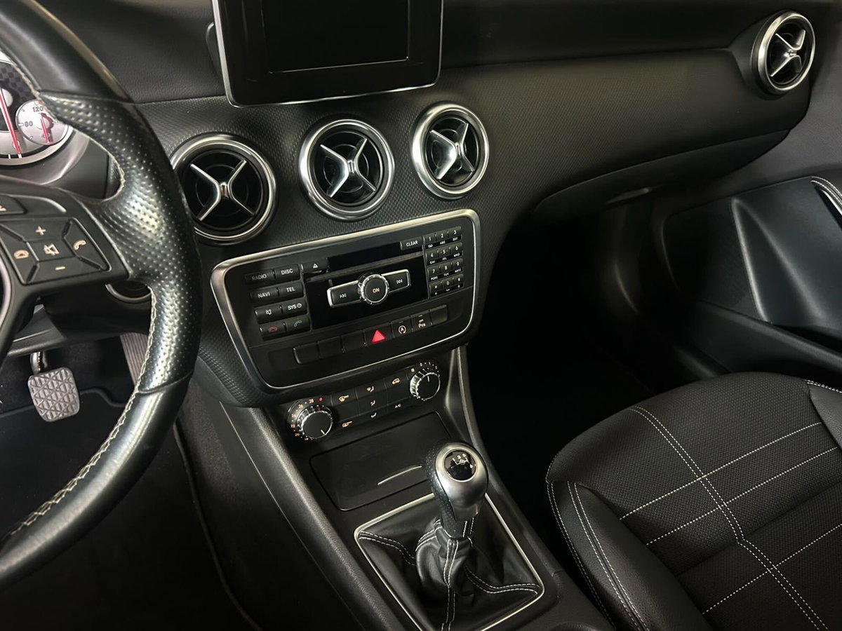 Mercedes-Benz Classe A 180 CDI BlueEFFICIENCY Automatic Executive (15)