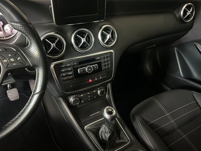 Mercedes-Benz Classe A 180 CDI BlueEFFICIENCY Automatic Executive (15)