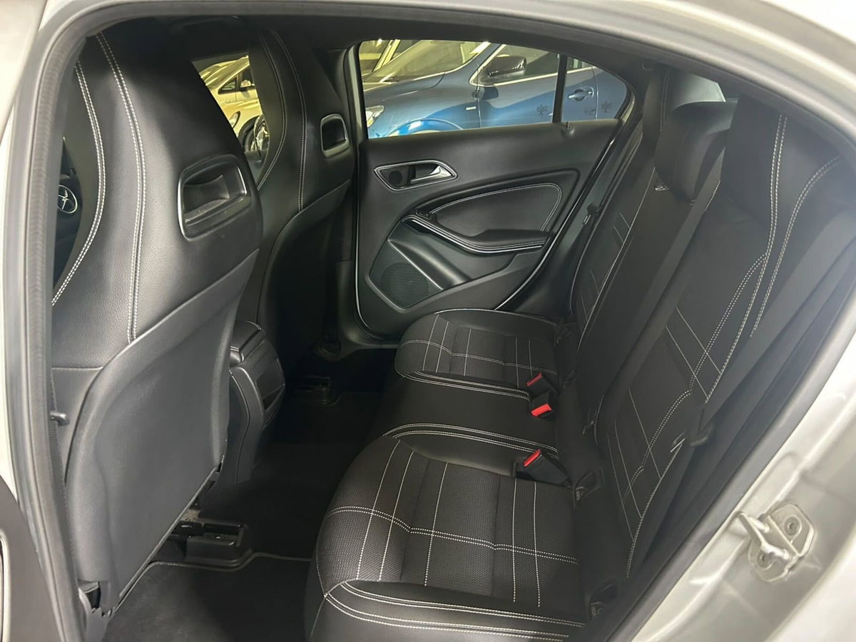 Mercedes-Benz Classe A 180 CDI BlueEFFICIENCY Automatic Executive (9)