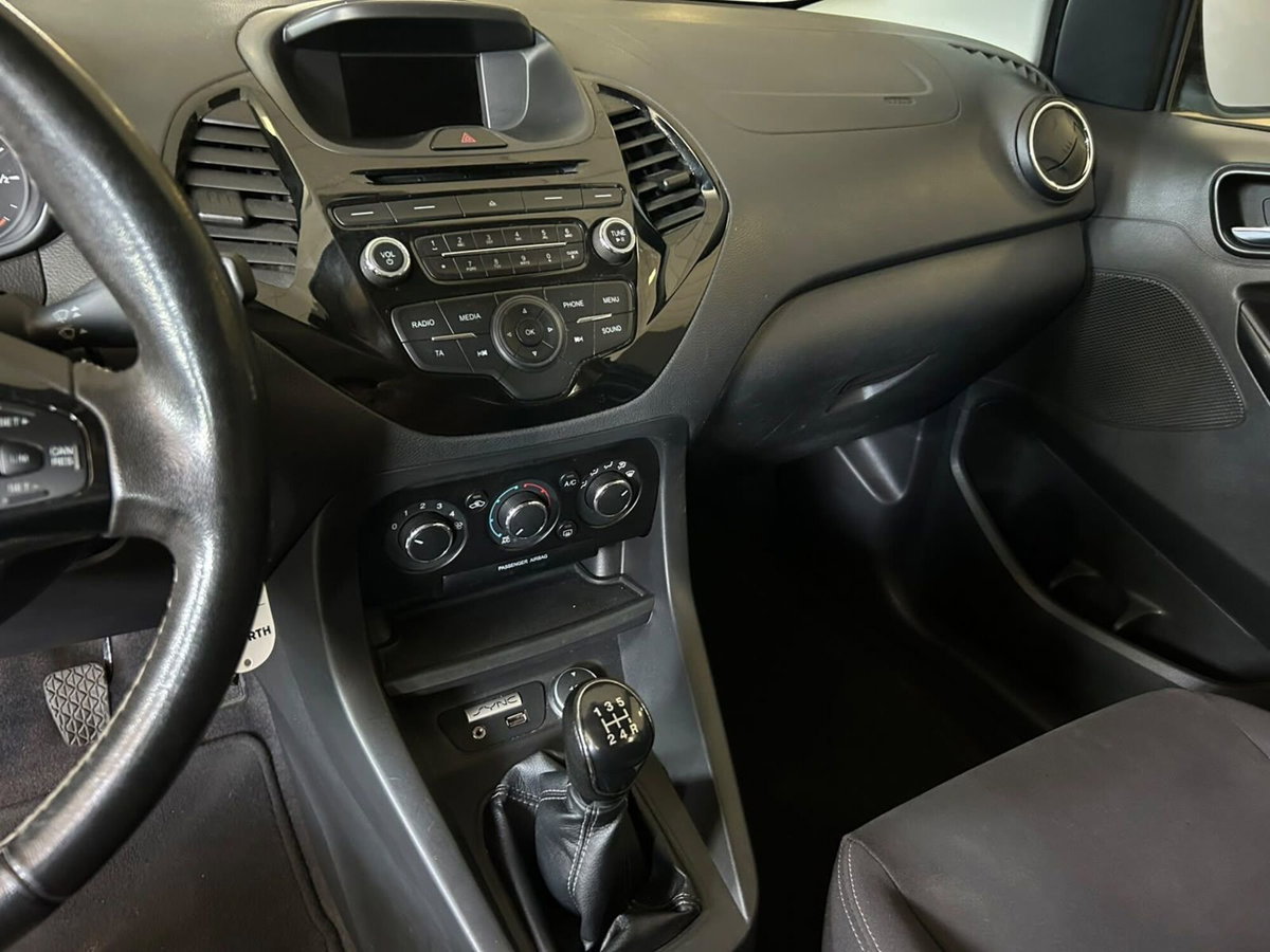 Ford Fiesta 1.1 85 CV 5 porte Plus (12)