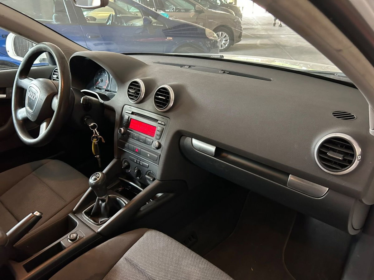 Audi A3 Sportback 1.6 TDI 90 CV CR F.AP Ambition (9)