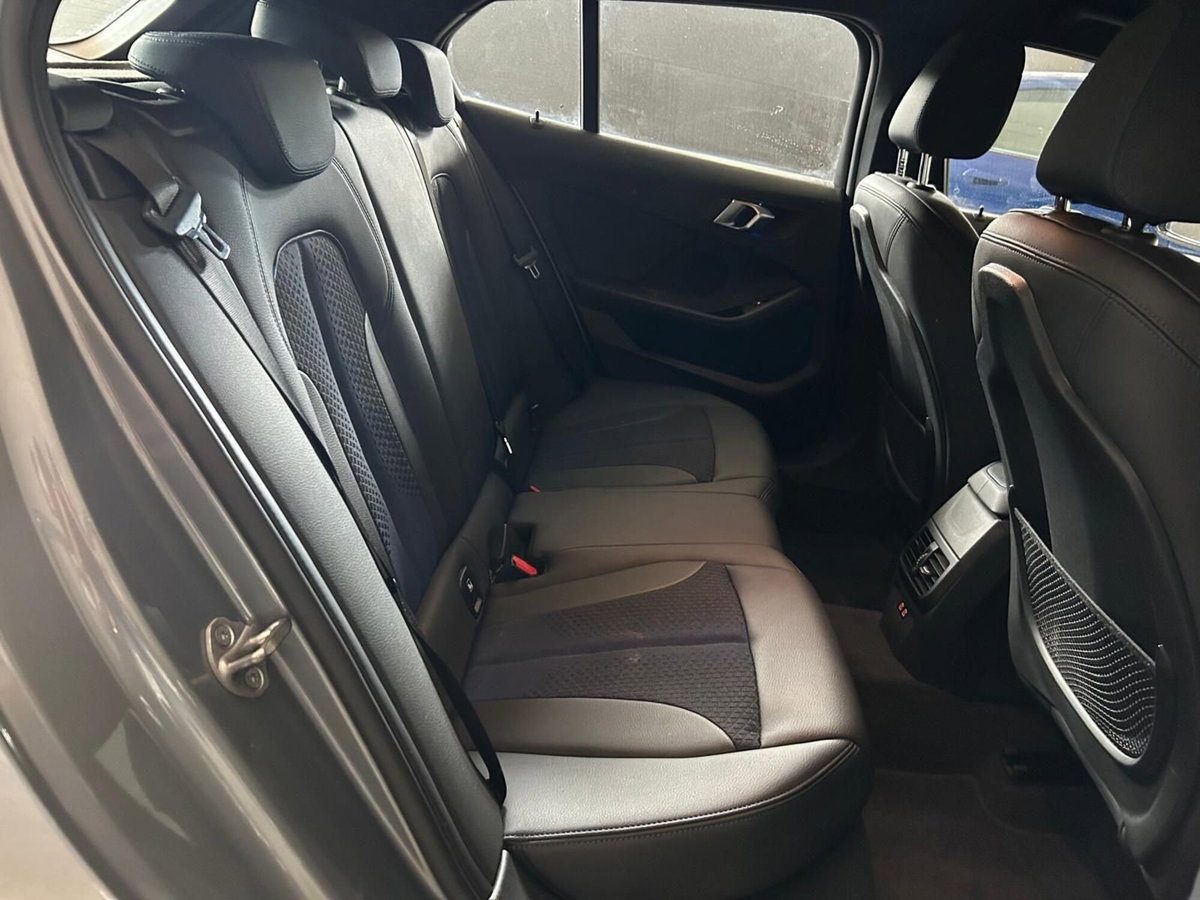 BMW Serie 1 5p. 118d 5p. Msport (11)