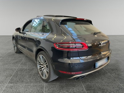 Porsche Macan Turbo (3)