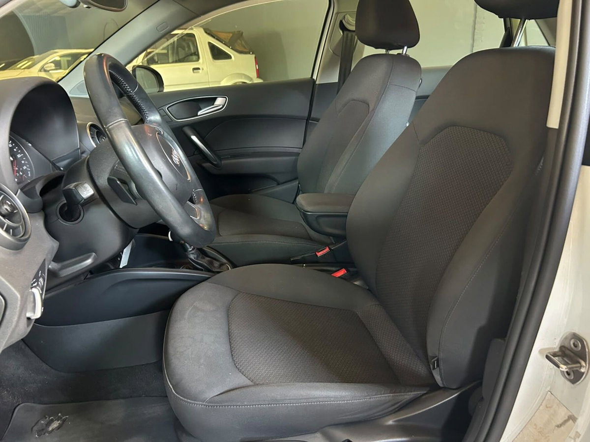 Audi A1 Sportback 1.4 TDI S tronic (8)