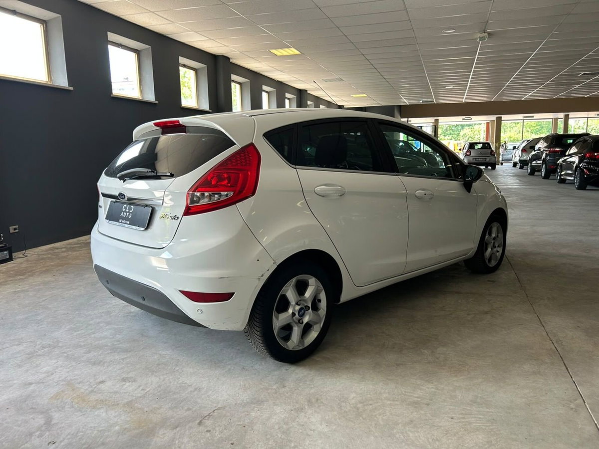 Ford Fiesta 1.6 TDCi 95 CV 5p. Titanium (3)